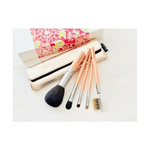 ふるさと納税 美容 広島県 熊野町 熊野化粧筆 萌人気5本セット&ケース 熊野筆ほうこどう メイクブラシ 化粧筆 ファンデーションブラシ アイシャドーブラシ …