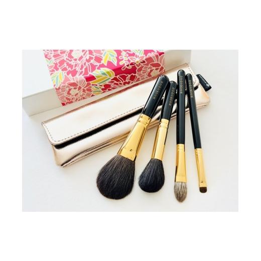 ふるさと納税 美容 広島県 熊野町 熊野化粧筆 宙人気高級リス毛4本セット&ケース 熊野筆ほうこどう メイクブラシ 化粧筆 チークブラシ アイシャドーブラシ …