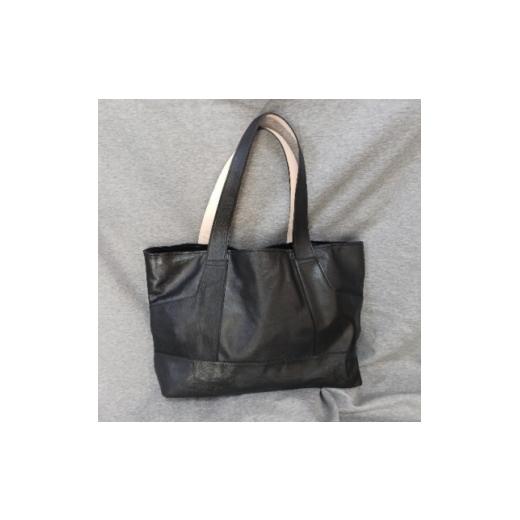 ふるさと納税 カバン 大阪府 豊能町 ショルダータイプ本革バッグ:黒 1728251