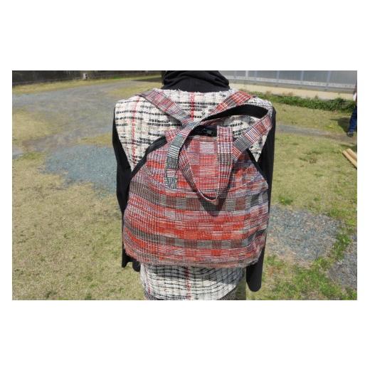 ふるさと納税 カバン リュック 静岡県 藤枝市 バッグ 赤系の小さめ リュックサック 裂き織り チョイス限定 1点もの 鞄 着物 リュック ハンドメイド かばん カ…
