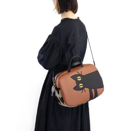 ATSUKO MATANO（マタノアツコ）ボストンバッグ 見つめる猫 キャメル （ギフト プレゼント 贈り物 誕生日 トートバッグ ねこ ネコ） | feiler | 01