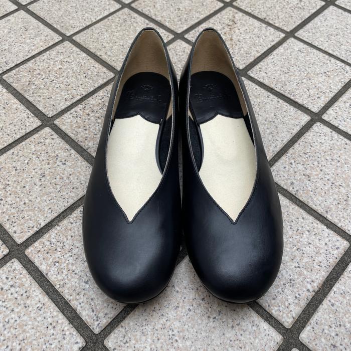 ROYAL Burnish ロイヤル・バーニシュ スリット フラットパンプス 
