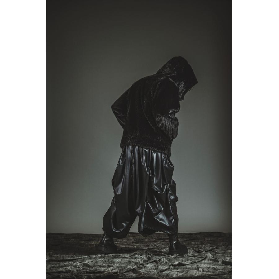 ノーアイディー（NO ID．）/シンセティックレザーリベットトラウザーズ NO ID.（ノーアイディー） シンセティックレザーリベットトラウザーズ