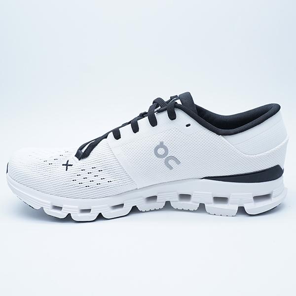 On（オン） クラウド エックス 4 On 3ME30040791-IVOBLK Ivory×Black