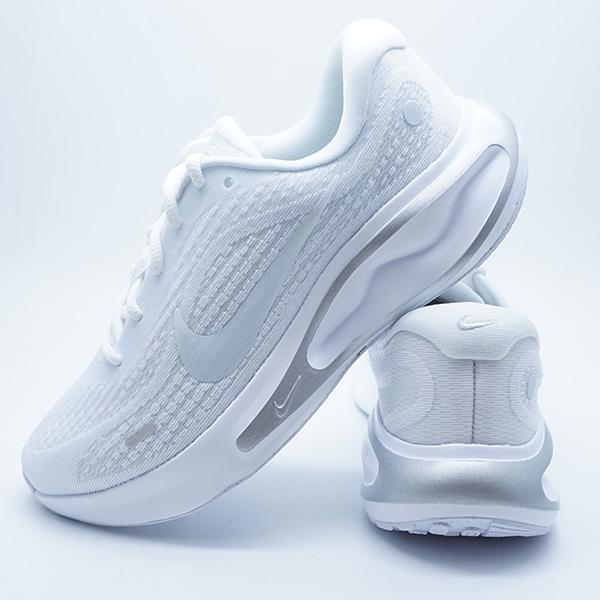 NIKE（ナイキ） ウィメンズ ジャーニー ラン NIKE FJ7765-102 ホワイト