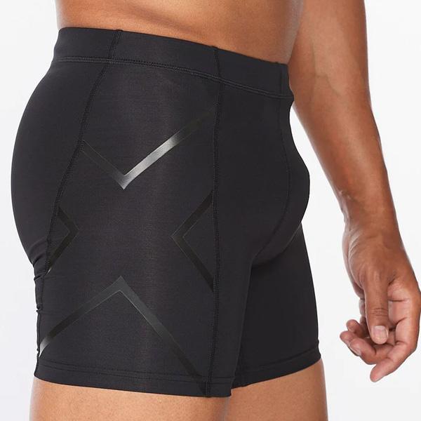 2XU（ツータイムズユー） コンプレッション 1/2ショーツ MA4508B