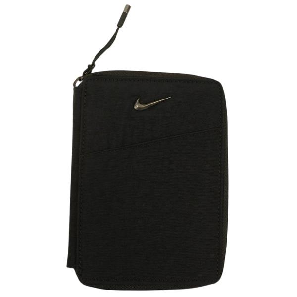 【ネコポス送料無料】 ナイキ NIKE オーラ トラベルウォレット TR0002 ランニング 陸上 小物入れ ブラック | NIKE