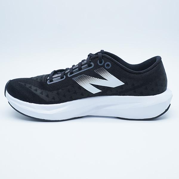 New Balance（ニューバランス） FuelCell パルス Pvlse v1 トラック