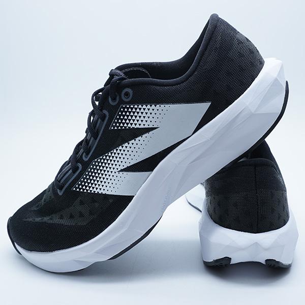 New Balance（ニューバランス） FuelCell パルス Pvlse v1 トラック