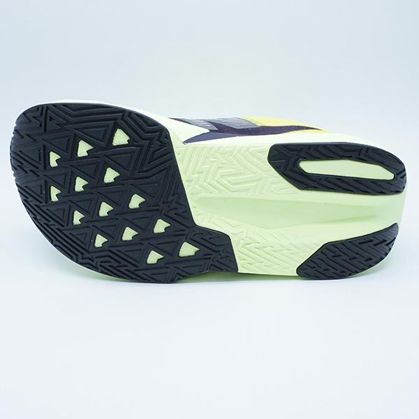 New Balance（ニューバランス） FUELCELL REBEL V5 B New Balance