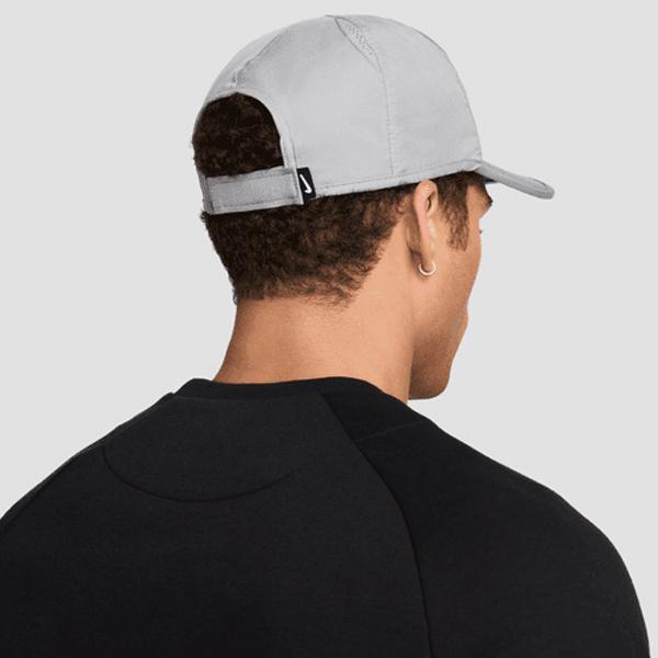 NIKE（ナイキ） アンストラクチャード フェザーライト キャップ 帽子