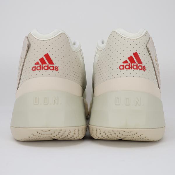 スニーカー　レア？　アディダス　ドノバンミッチェル　 adidas（アディダス） バスケットシューズ ドノバン ミッチェル