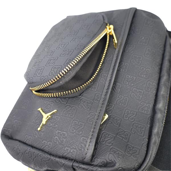 訳アリ【新品未使用】ジョーダン　スリングバッグ　MA0991-K5X JORDAN JAM MONOGRAM SLING BAG BLACK（ジョーダン モノグラム