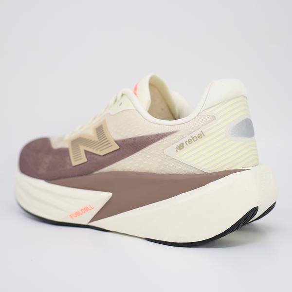 ニューバランス　ランニングシューズ　MFCXLY5 New Balance FuelCell Rebel v5 ニューバランス New Balance MFCXLY5-D ブラウン