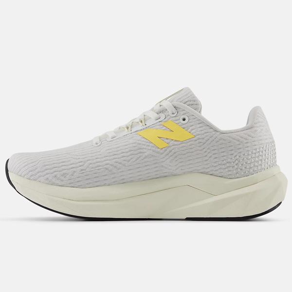 New Balance（ニューバランス） レディース ランニングシューズ Fuel