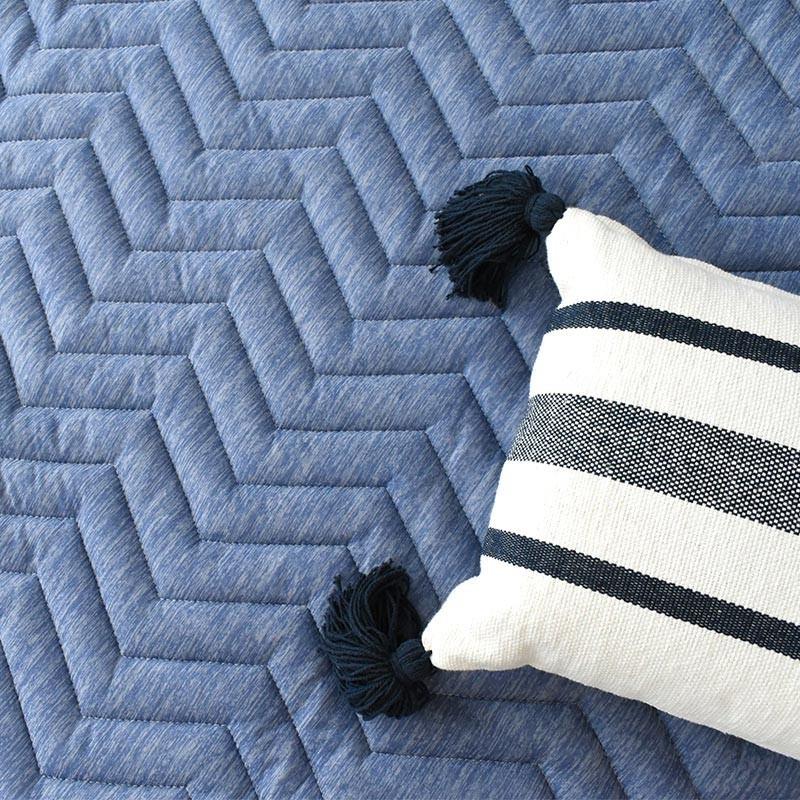 ひんやり涼感 洗えるラグ 1.5畳 130×180cm 夏 夏用 接触冷感 抗菌防臭 もっちりキルトラグ カーペット ウォッシャブル |  | 12