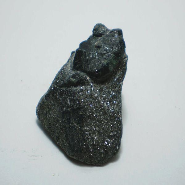 希少天然石 アレキサンドライト（アレクサンドル石）母岩付 原石 悪霊から身を守りたいときのお守りに 141104-5