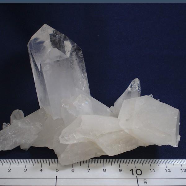 逸品】天然石 水晶（クォーツ）クラスター [ブラジル産] 存在感