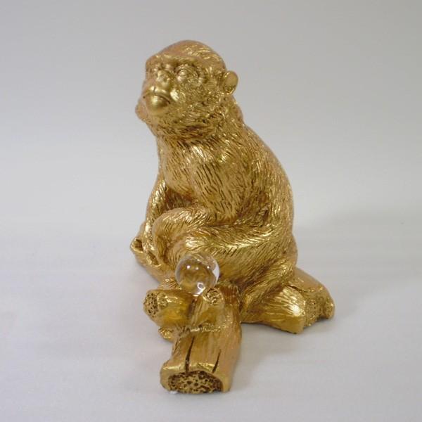 風水 水晶玉を持った鬼門除け（きもんよけ）の猿の置物 パワーストーン