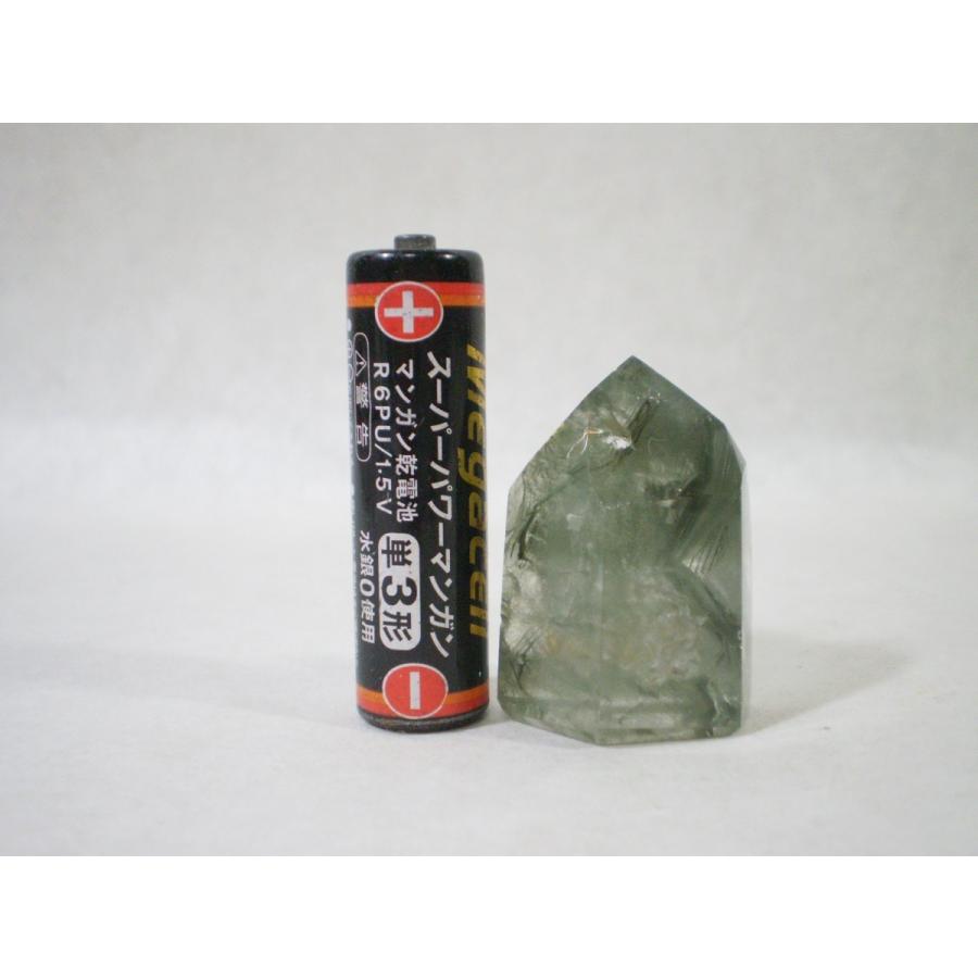 ガーデンクォーツポイント（庭園水晶六角柱）苔などが風景を造形する