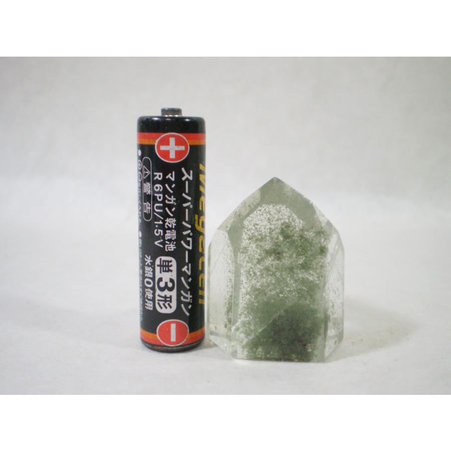 ガーデンクォーツポイント（庭園水晶六角柱）苔などが風景を造形する