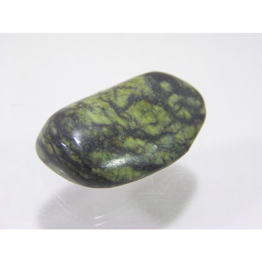 サーペンティン 蛇紋石 じゃもんせき 危険から身を守る石 旅人のお守り石 風水天珠堂 0703 6 0703 6 風水天珠堂 通販 Yahoo ショッピング