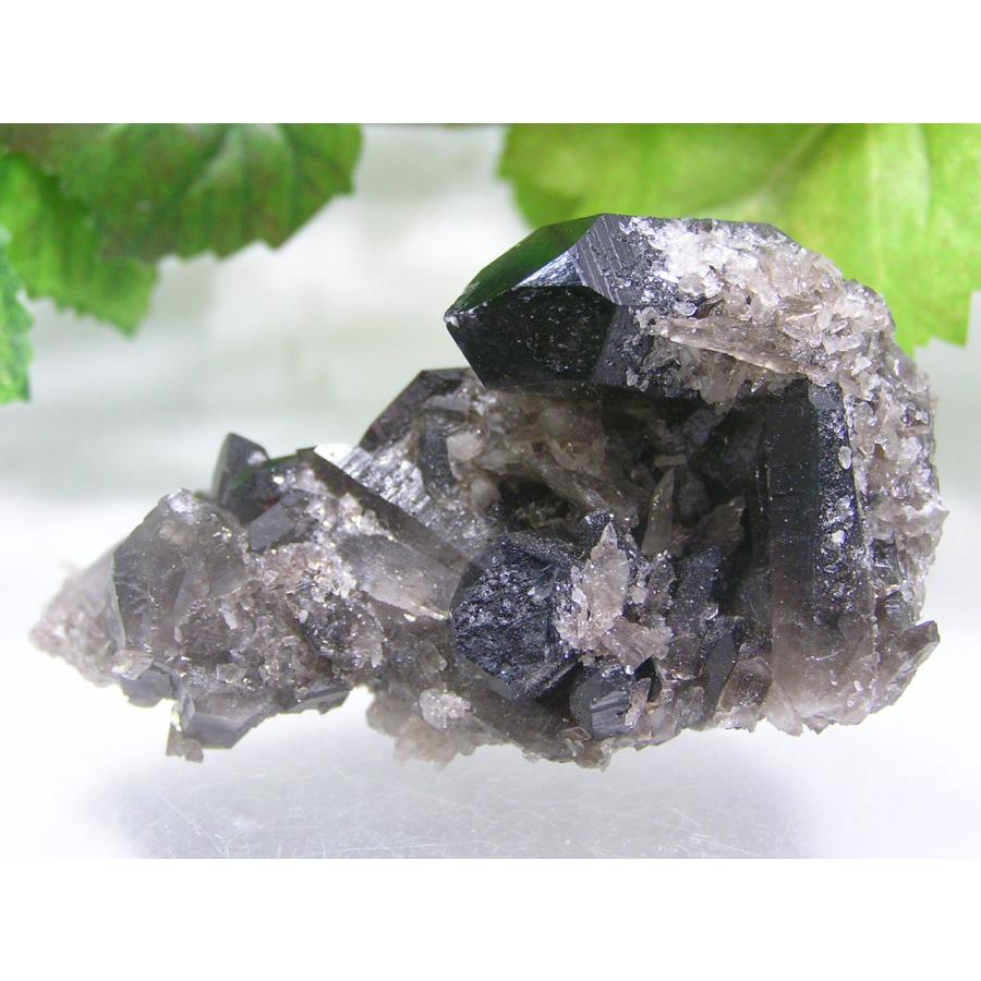 黒水晶　モリオン　クラスター 天然石　パワーストーン 黒水晶（モリオン）天然石 原石 クラスター パワーストーン 邪気を払い