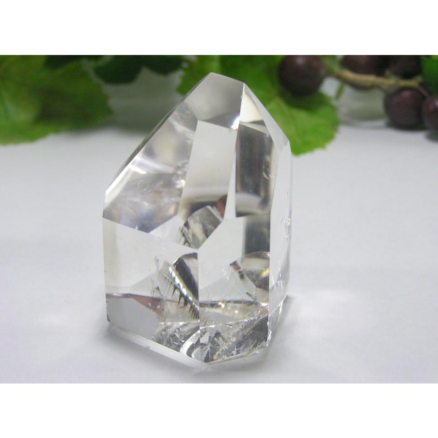 水晶　六角ポイント　ブラジル産　台付き　6本　天然石　クリスタル 楽天市場】水晶 ポイント 原石 ブラジル産 六角柱 【 一点もの