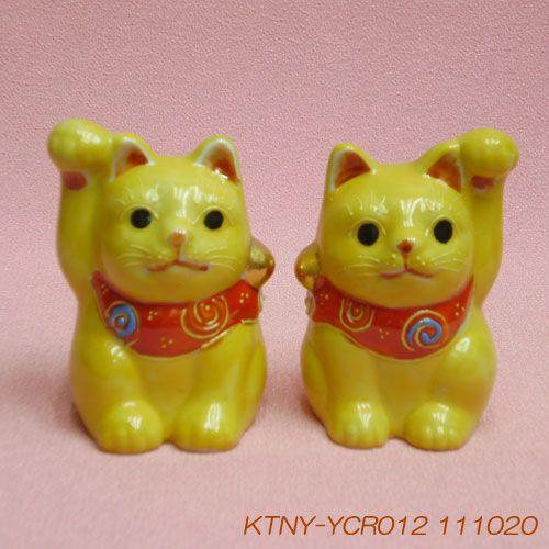 再値下げ　新品　九谷焼　お祈り猫　黄色　招き猫　縁起物　オブジェ　座布団付　風水 送料無料】 お祈り猫 黄盛 3.8号（敬老の日2 九谷焼 招き猫 かわいい