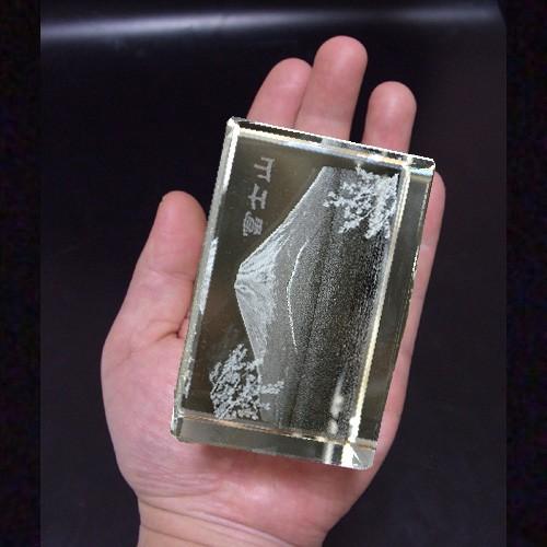 送料無料)NO-40 風水の高級クリスタルレーザー彫り置物□開運の富士山