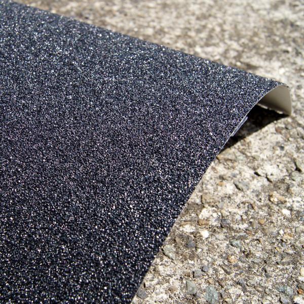 スラロームスケートボードやサーフスケートボードに中粗タイプの