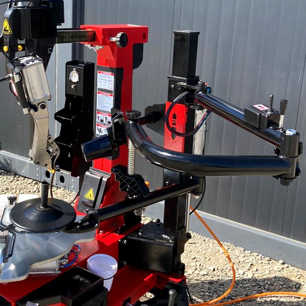 タイヤチェンジャー 単相200V 28インチ対応 レバーレス オート