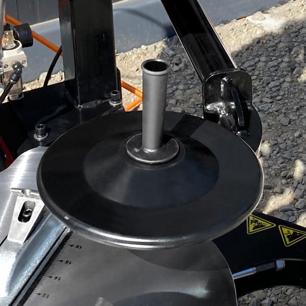 タイヤチェンジャー 単相200V 28インチ対応 レバーレス オート