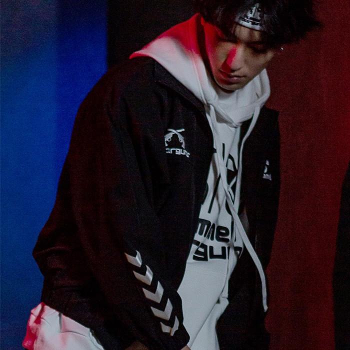 ロアーガンズ roarguns×hummel ヒュンメル ロアー ストレッチナイロン