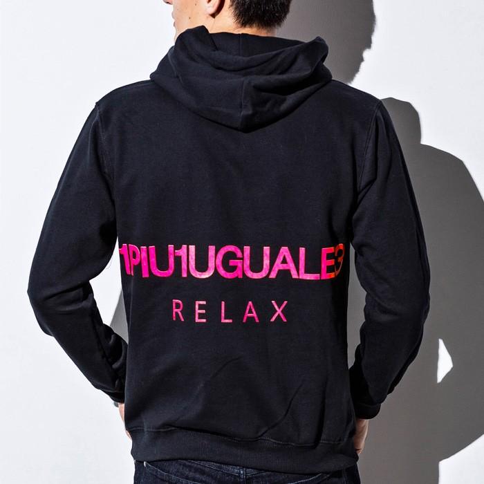 1PIU1UGUALE3 RELAX ネオンカラーバックロゴパーカー フーディ 1PIU1UGUALE3 RELAX 再入荷 RELAX/ウノ ピゥ ウノ ウグァーレ