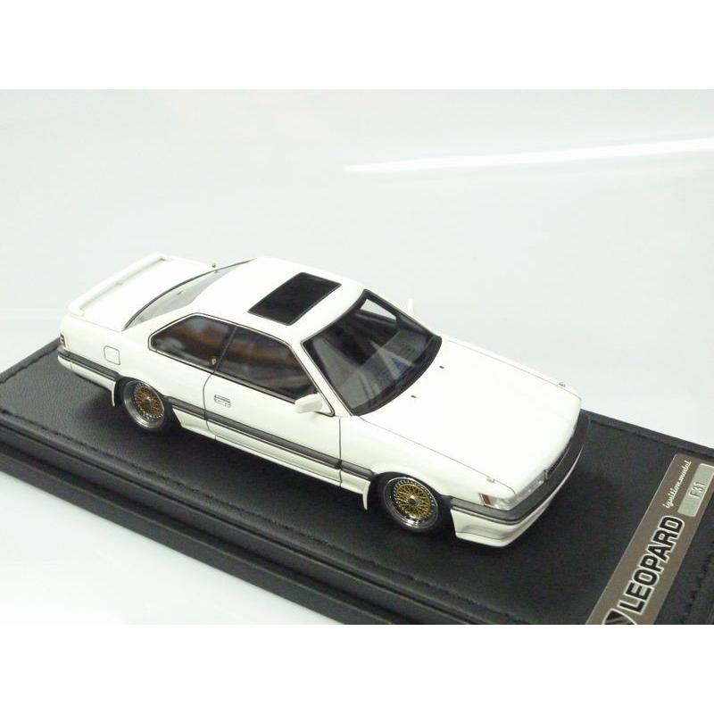 Nissan Leopard　2.0　XS(F31) white (IG0409) 