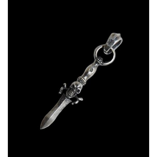 Gaboratory（ガボラトリー） One third Skull On Dagger Pendant With
