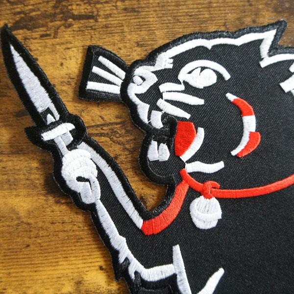 大きな刺繍アイロンワッペン アップリケ パッチ【ナイフを持つ黒猫 