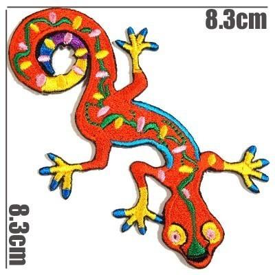 全5色 刺繍 アイロン ワッペン 陽気なイモリ またはヤモリ 爬虫類 アニマル トカゲ 赤 紫 水色 黒 緑 糊付き 動物 動物柄 雑貨 グッズ のりつき Paches ロバーガブリエラ 通販 Yahoo ショッピング