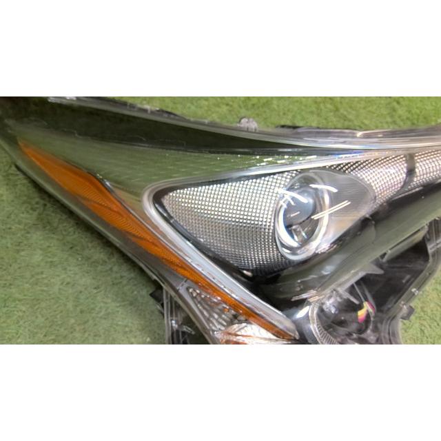 ZVW50 プリウス 右ヘッドランプ 前期 LED ヘッドライト ストア出品 