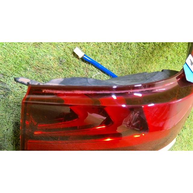 レクサス LS DAA-GVF50 右テールランプ テールライト LED コイト 50-176 品番81551-50310 81551-50311の画像