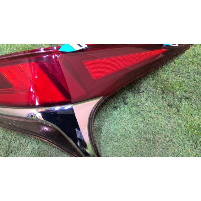 レクサス LS DAA-GVF50 右テールランプ テールライト LED コイト 50-176 品番81551-50310 81551-50311の画像
