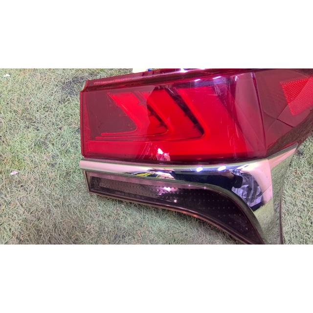レクサス LS DAA-GVF50 右テールランプ テールライト LED コイト 50-176 品番81551-50310 81551-50311の画像