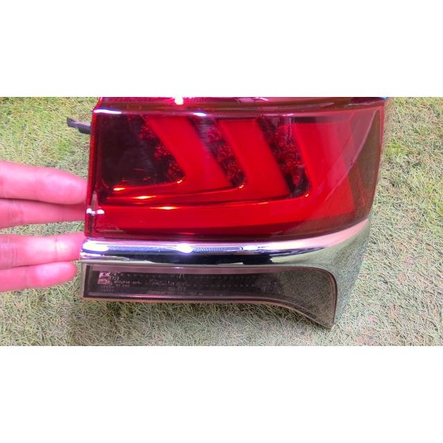レクサス LS DAA-GVF50 右テールランプ テールライト LED コイト 50-176 品番81551-50310 81551-50311の画像