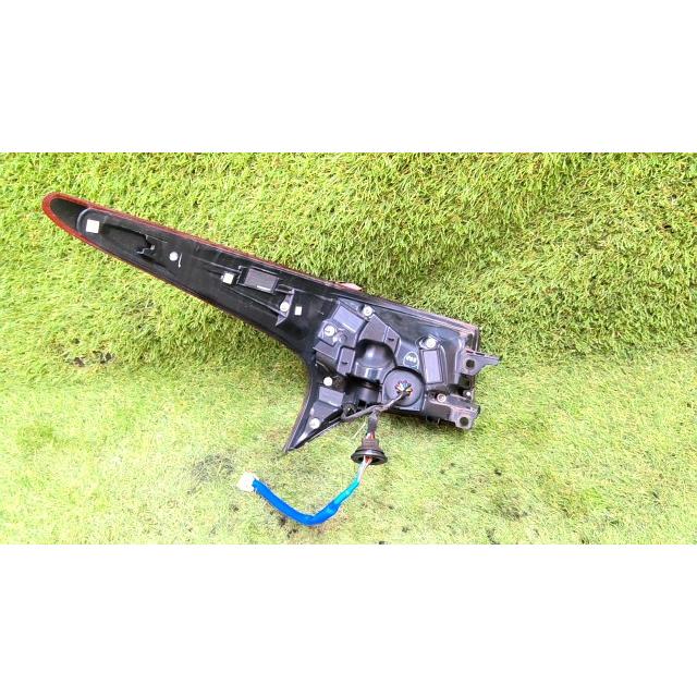 レクサス LS DAA-GVF50 右テールランプ テールライト LED コイト 50-176 品番81551-50310 81551-50311の画像