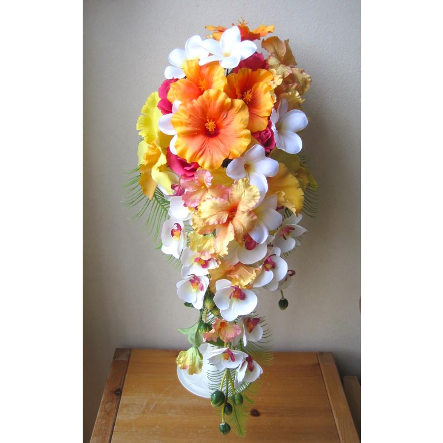 ハイビスカスとプルメリアの南国キャスケードブーケ。高品質な造花使用