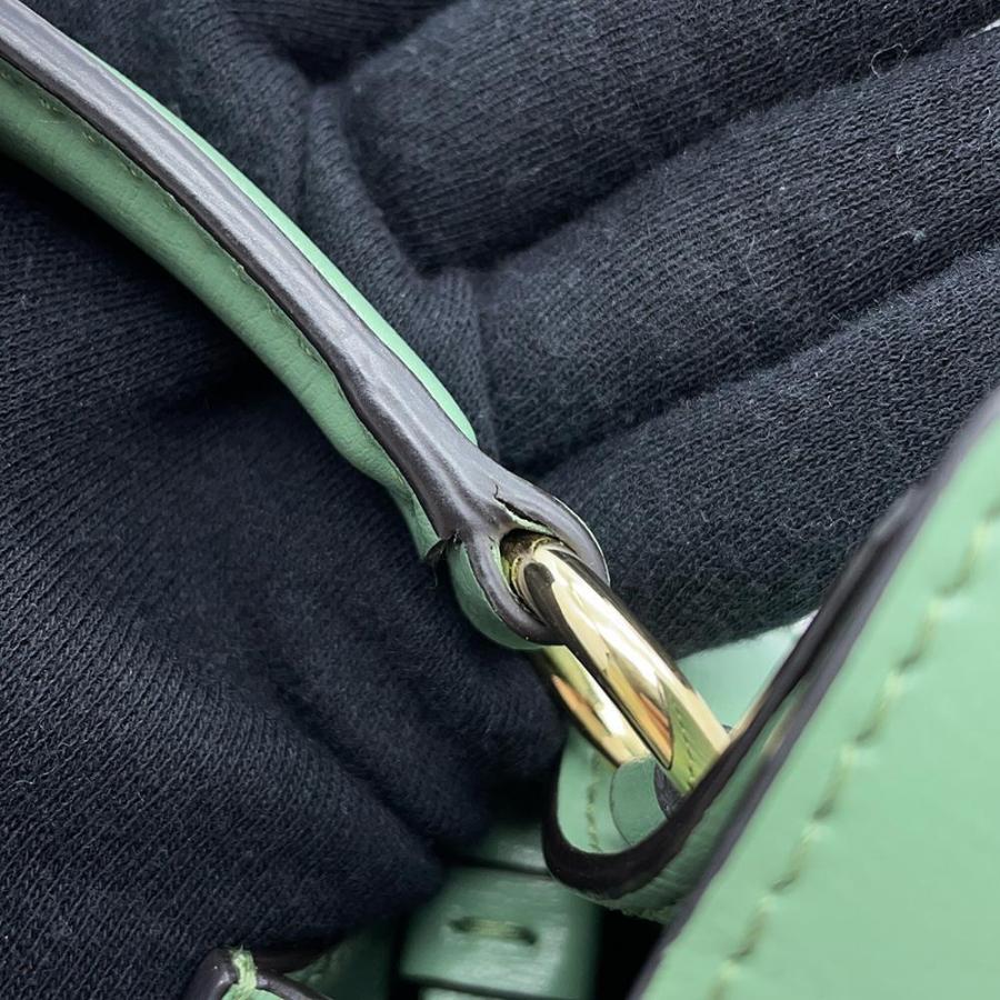 フェラガモ　リボン　ポーチ　ショルダー FERRAGAMO（フェラガモ） 新品・正規品 決算セール☆フェラガモ 21