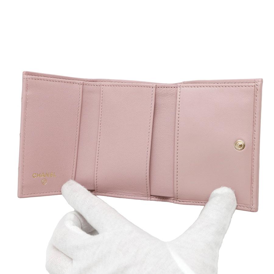 シャネル 三つ折り財布 マトラッセ ココマーク スモール フラップ