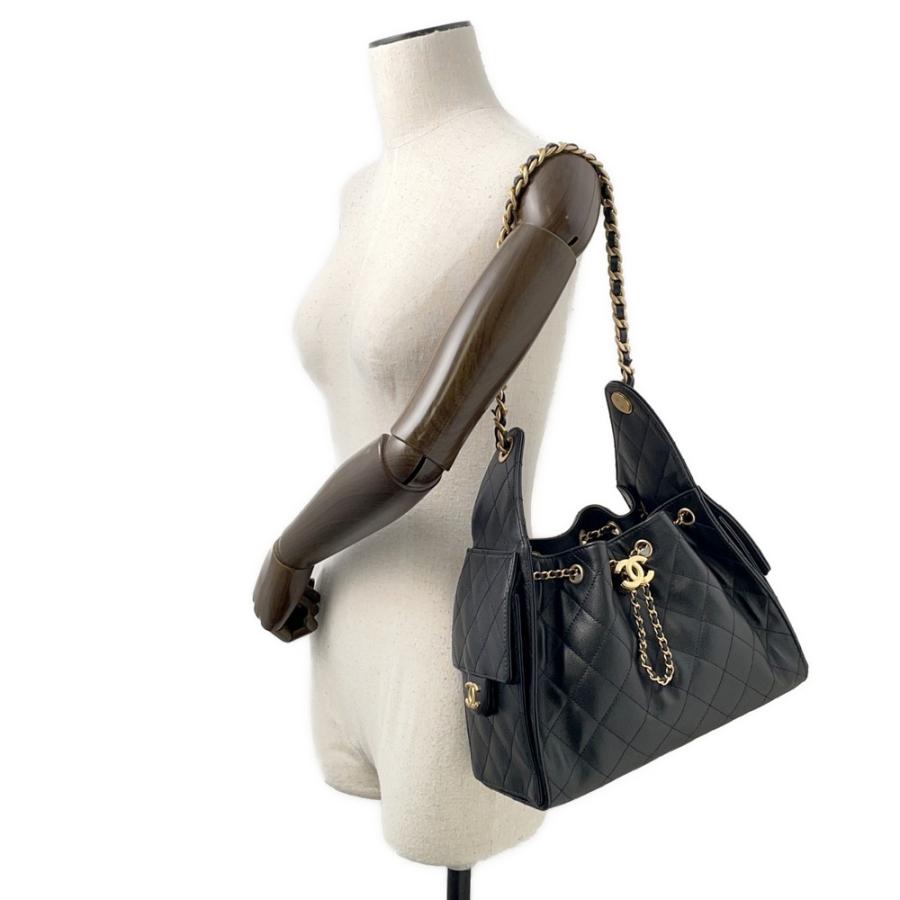 シャネル チェーンショルダーバッグ ココマーク マトラッセ CHANEL 25