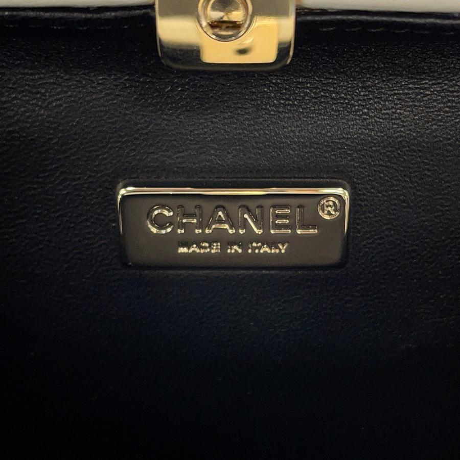 シャネル チェーンショルダーバッグ No5 パフュームボックス CHANEL 白 【安心保証】の画像